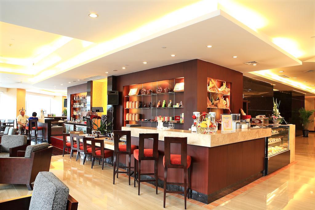 Dalian Grand Continent International Hotel Exterior foto